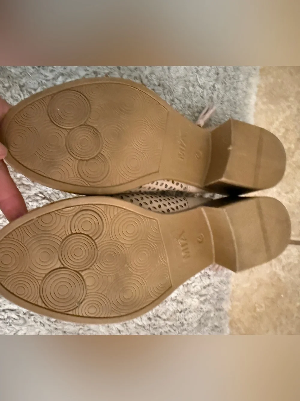 MIA Girls Tan Perforated Cutout Block Heel Sandals, sz 4Y, 5.5 woman's , euc